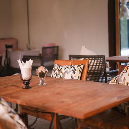 White Wall Riverfront Hotel Kamphaeng Phet Εξωτερικό φωτογραφία