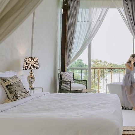 White Wall Riverfront Hotel Kamphaeng Phet Εξωτερικό φωτογραφία
