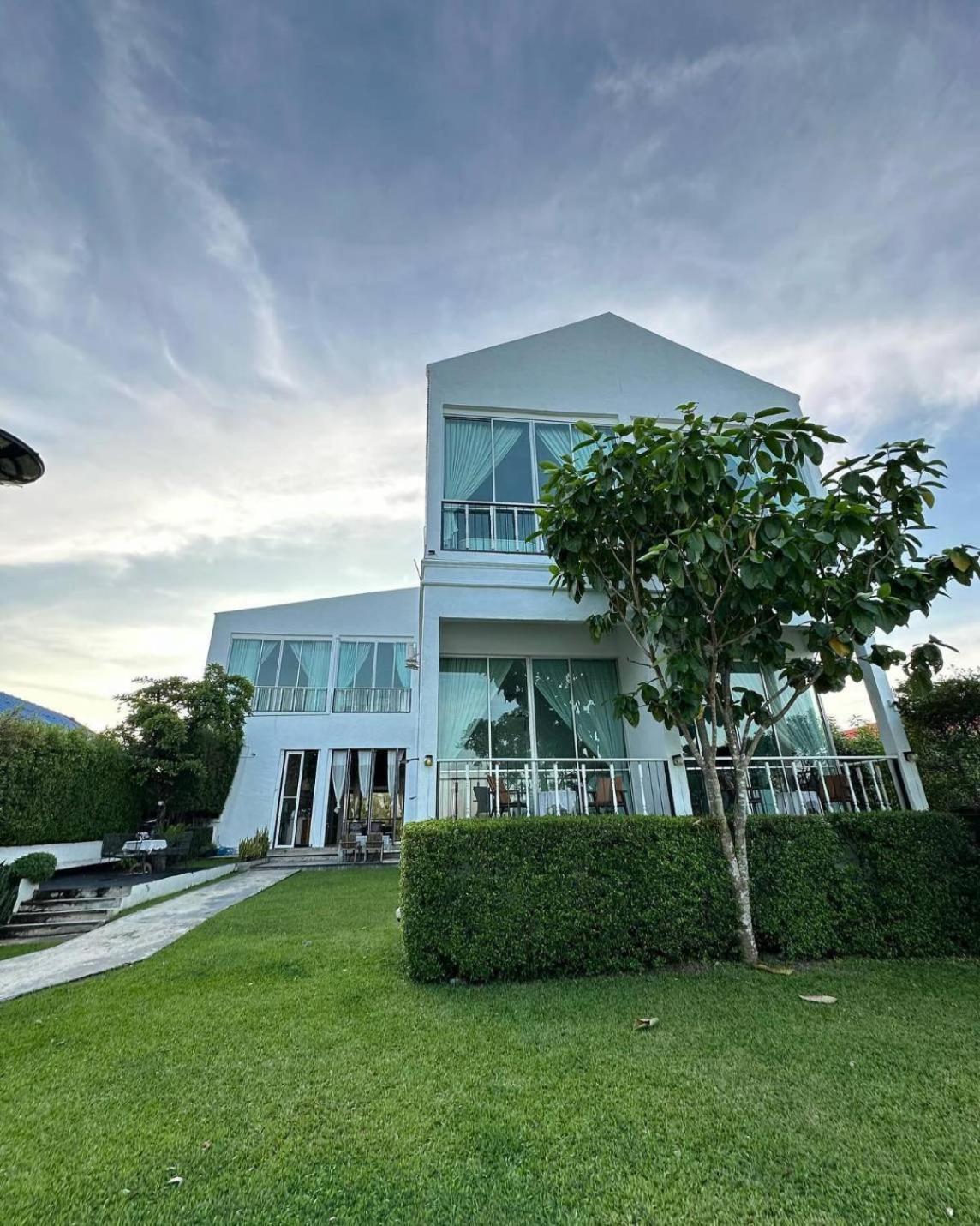 White Wall Riverfront Hotel Kamphaeng Phet Εξωτερικό φωτογραφία