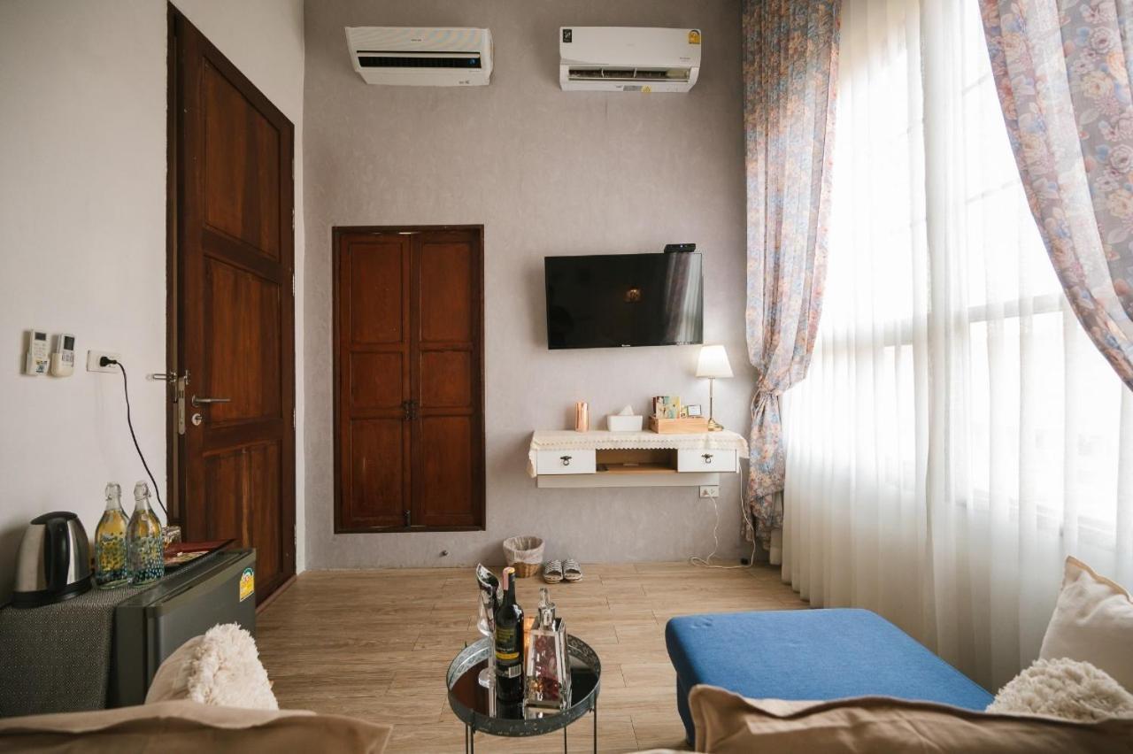 White Wall Riverfront Hotel Kamphaeng Phet Εξωτερικό φωτογραφία