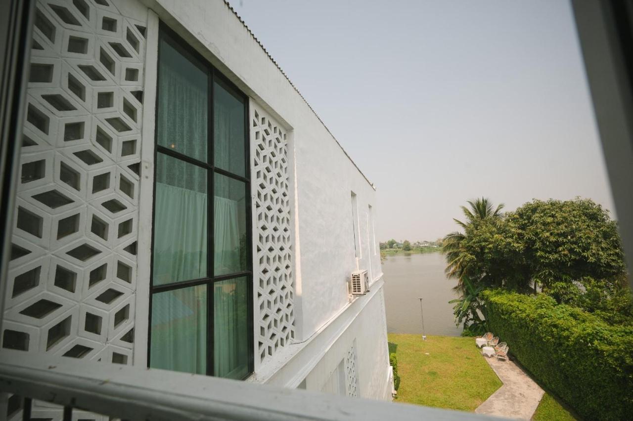 White Wall Riverfront Hotel Kamphaeng Phet Εξωτερικό φωτογραφία