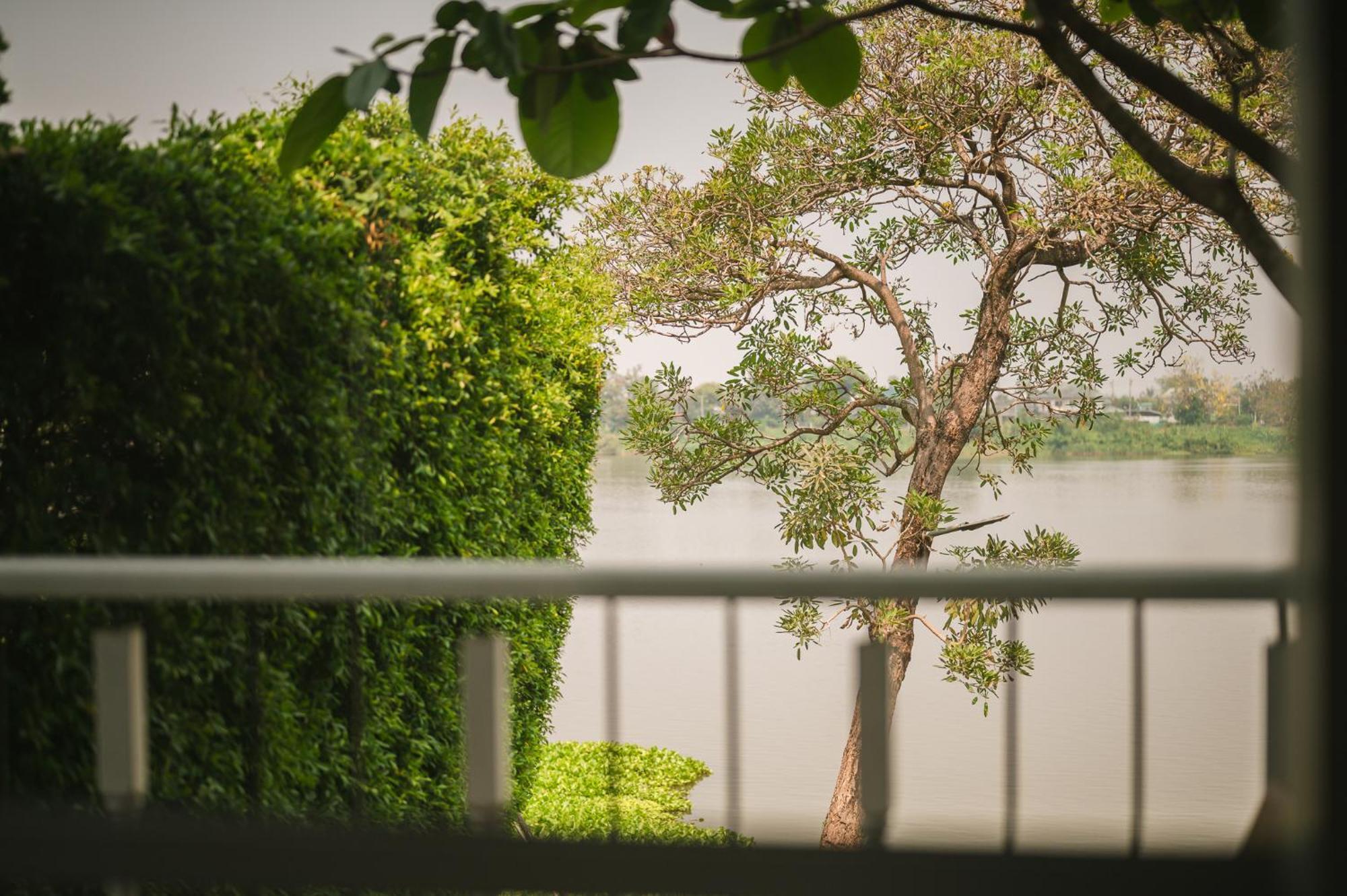 White Wall Riverfront Hotel Kamphaeng Phet Εξωτερικό φωτογραφία