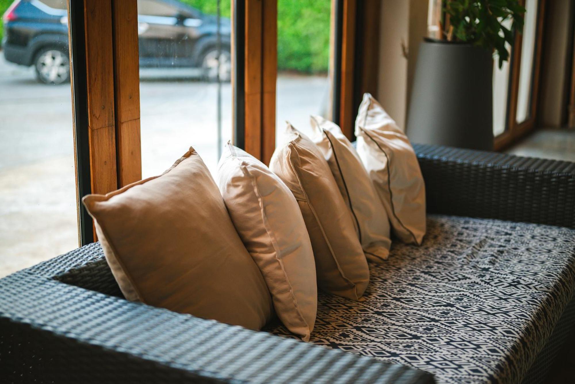 White Wall Riverfront Hotel Kamphaeng Phet Εξωτερικό φωτογραφία