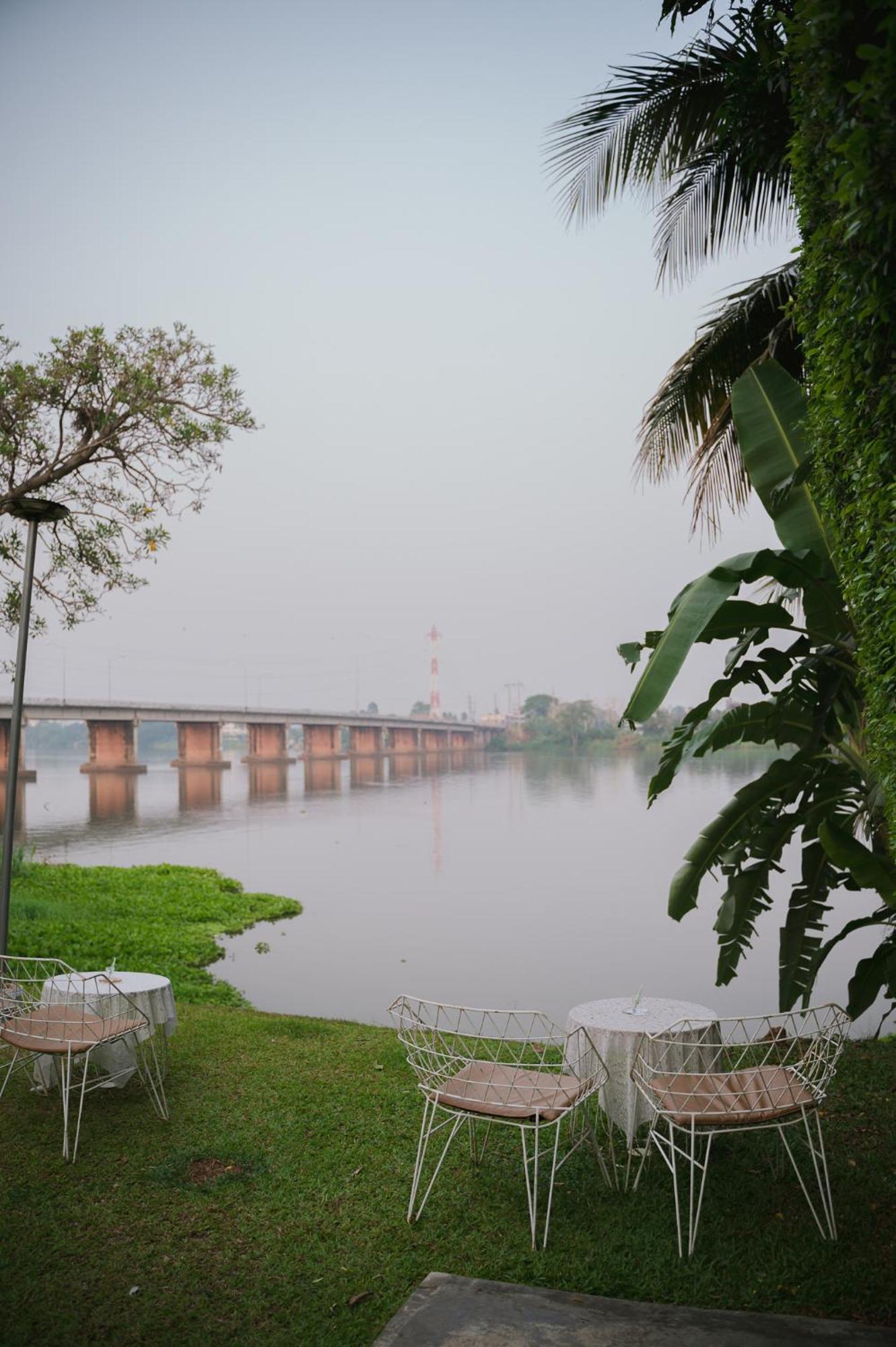 White Wall Riverfront Hotel Kamphaeng Phet Εξωτερικό φωτογραφία
