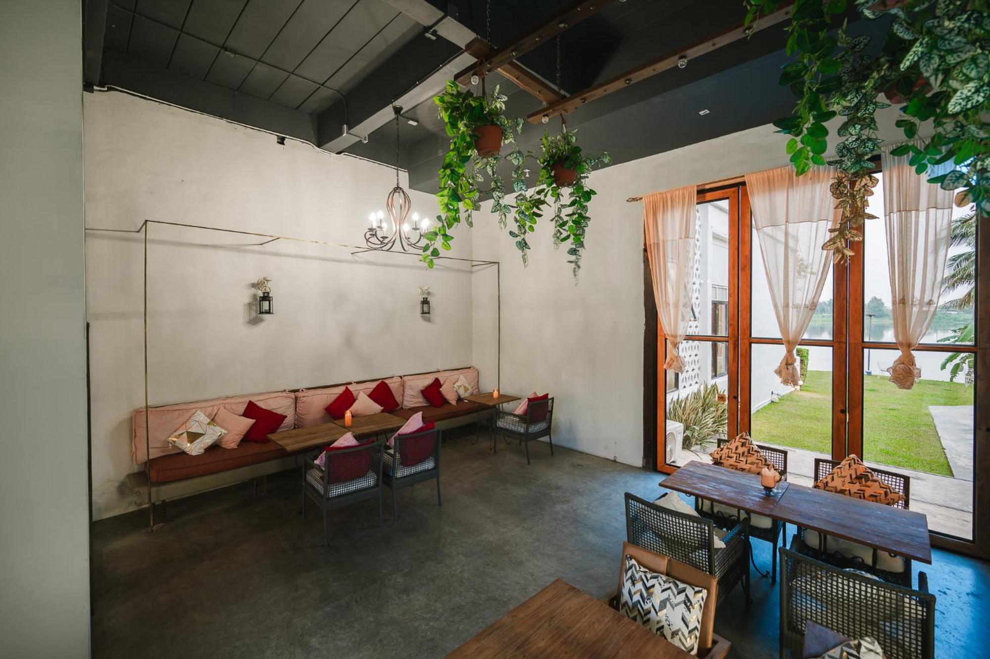 White Wall Riverfront Hotel Kamphaeng Phet Εξωτερικό φωτογραφία