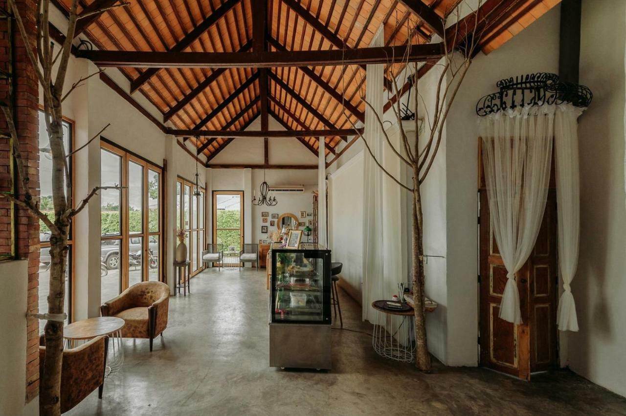 White Wall Riverfront Hotel Kamphaeng Phet Εξωτερικό φωτογραφία