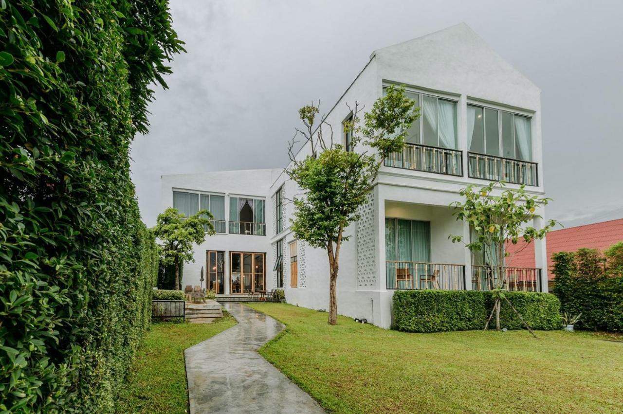 White Wall Riverfront Hotel Kamphaeng Phet Εξωτερικό φωτογραφία