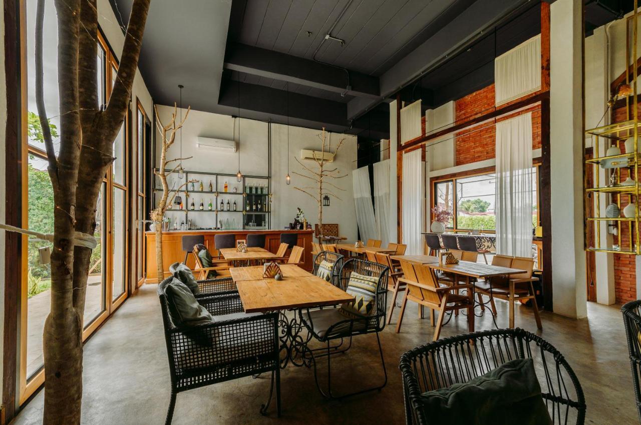 White Wall Riverfront Hotel Kamphaeng Phet Εξωτερικό φωτογραφία