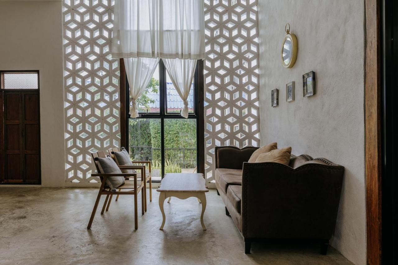 White Wall Riverfront Hotel Kamphaeng Phet Εξωτερικό φωτογραφία