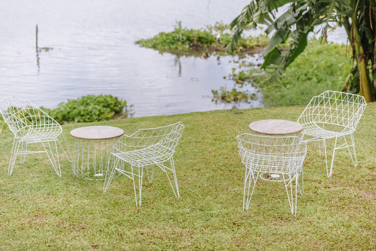 White Wall Riverfront Hotel Kamphaeng Phet Εξωτερικό φωτογραφία